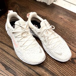 Nike Womens Sz 8.5 Free Run 5.0 CZ1891-101 White Road Running Shoes Sneakers